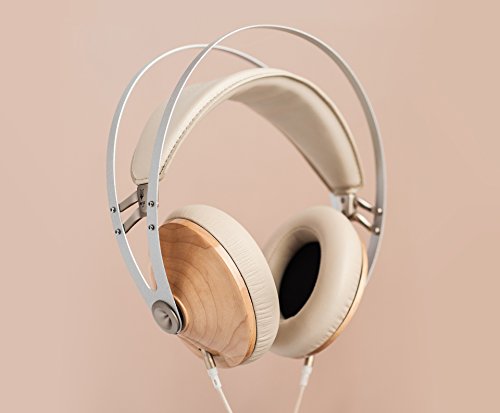 Meze 99 Classics Walnut Silver headphones