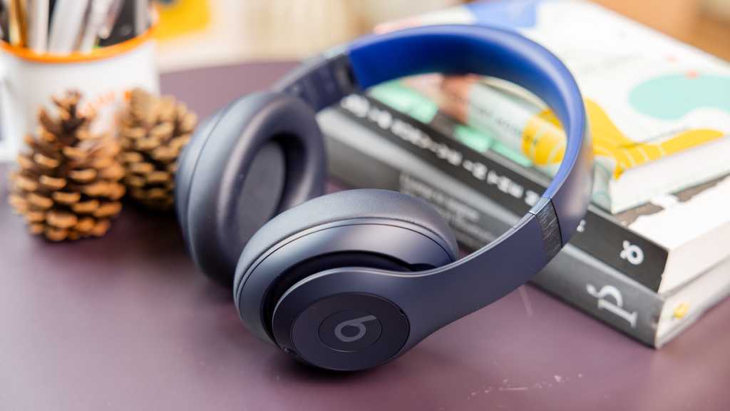 Beats Studio Pro side