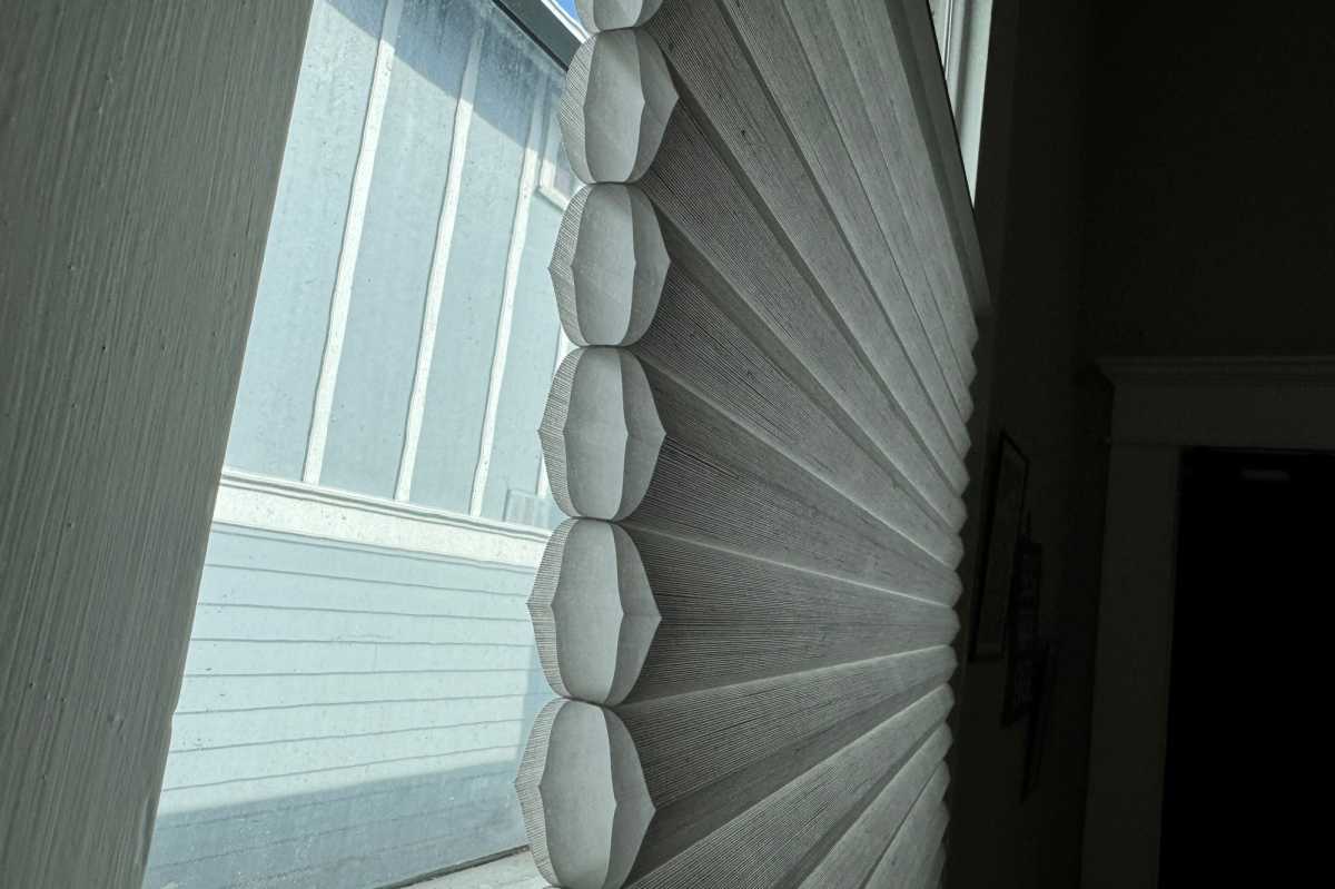 Hunter Douglas Duette Architella shade detail