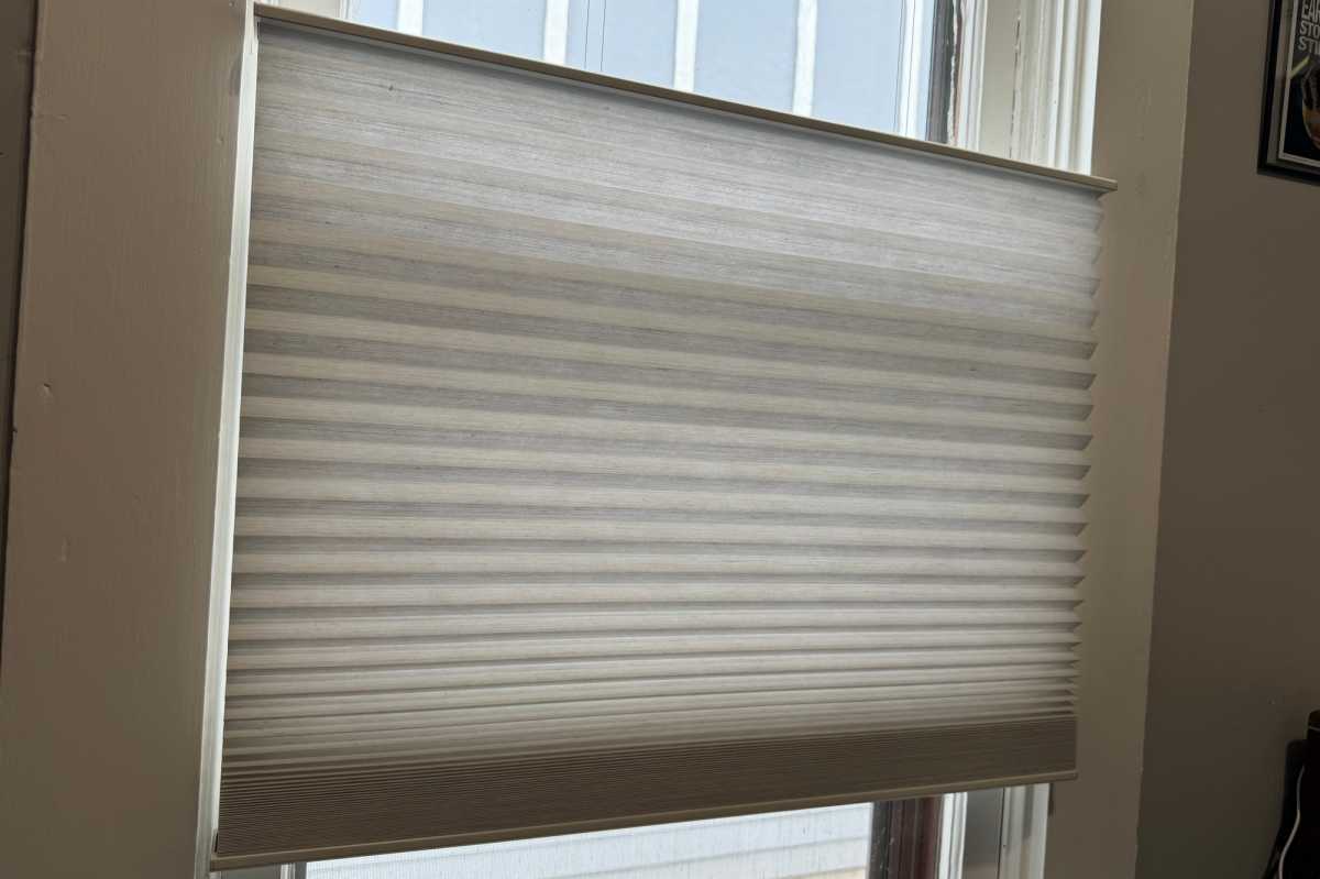 Hunter Douglas Duette top-down/bottom-up shade