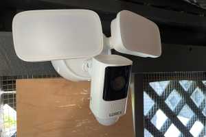 Lorex 2K Wi-Fi Floodlight Security Cam review: High-res, no sub