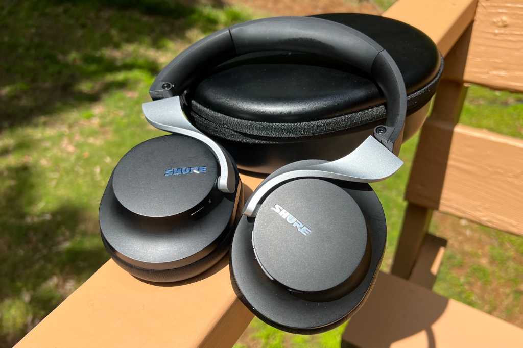 Shure Aonic 40 noise-cancelling headphone