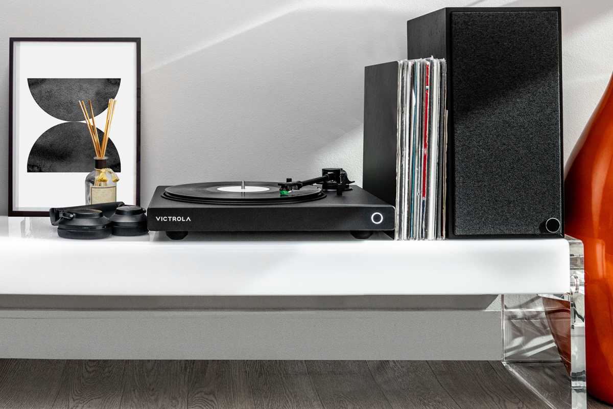 Victrola Hi-Res Onyx Bluetooth turntable